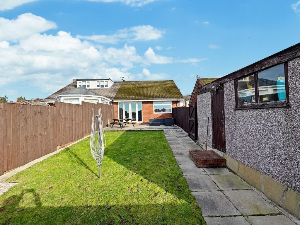 11 Abbot Croft external property image 2