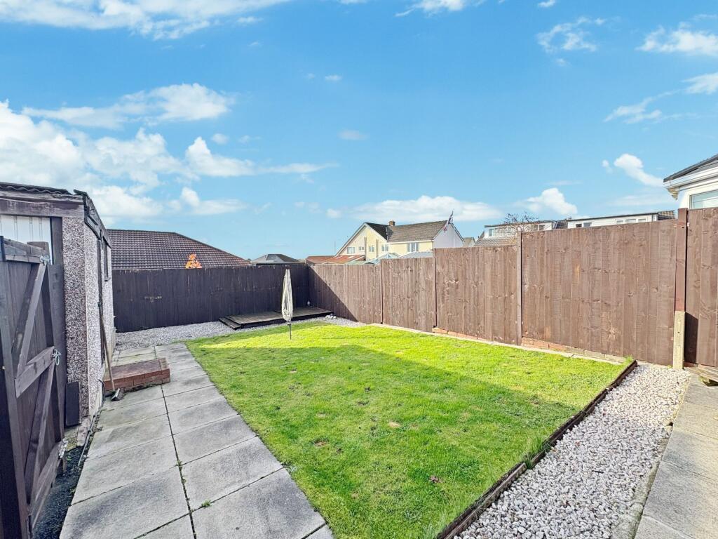 11 Abbot Croft external property image 3