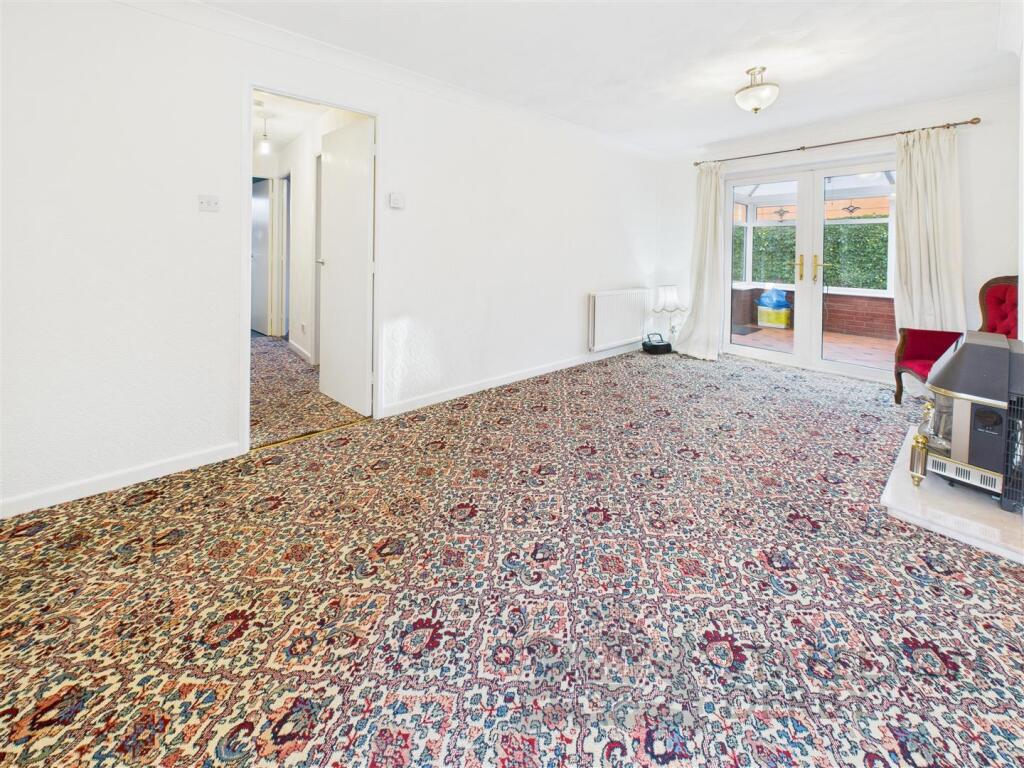 12 Grant Close internal property image 2