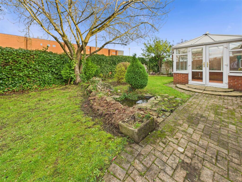 12 Grant Close external property image 2