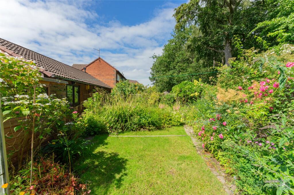 17 Delamere Close external property image 3