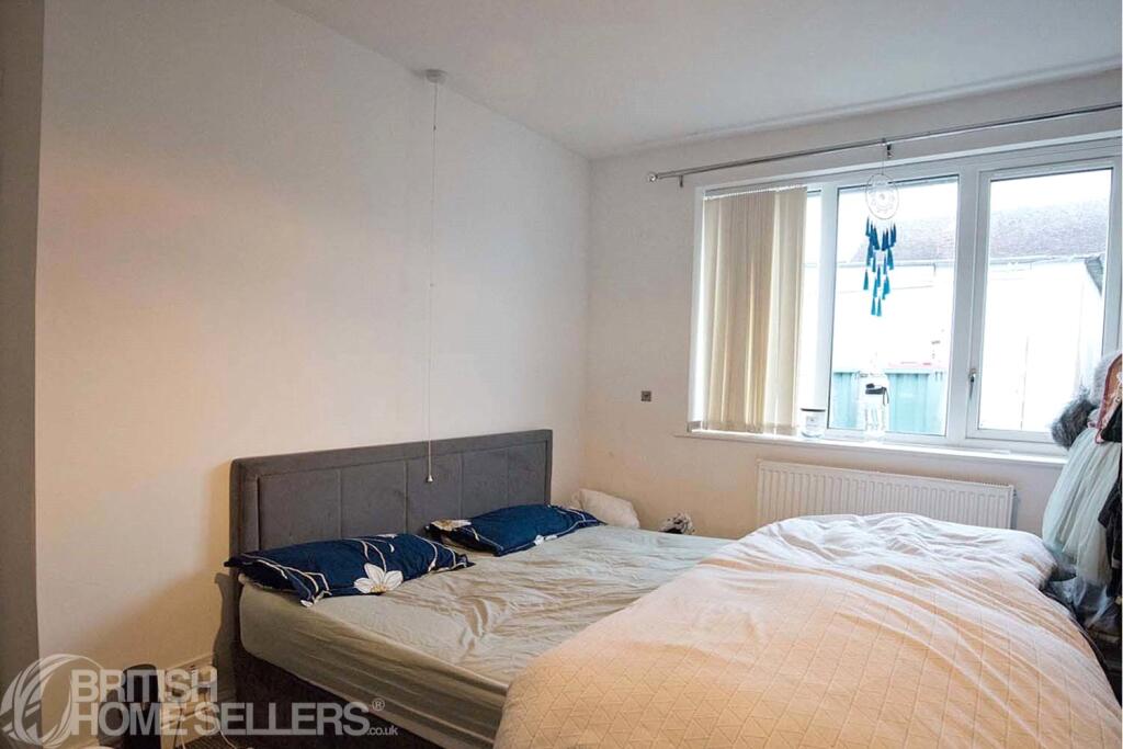 194 Watling Street Road internal property image 6