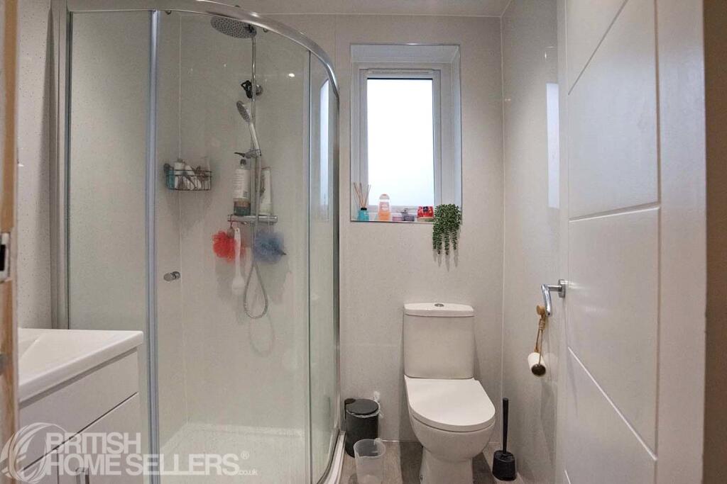 194 Watling Street Road internal property image 7