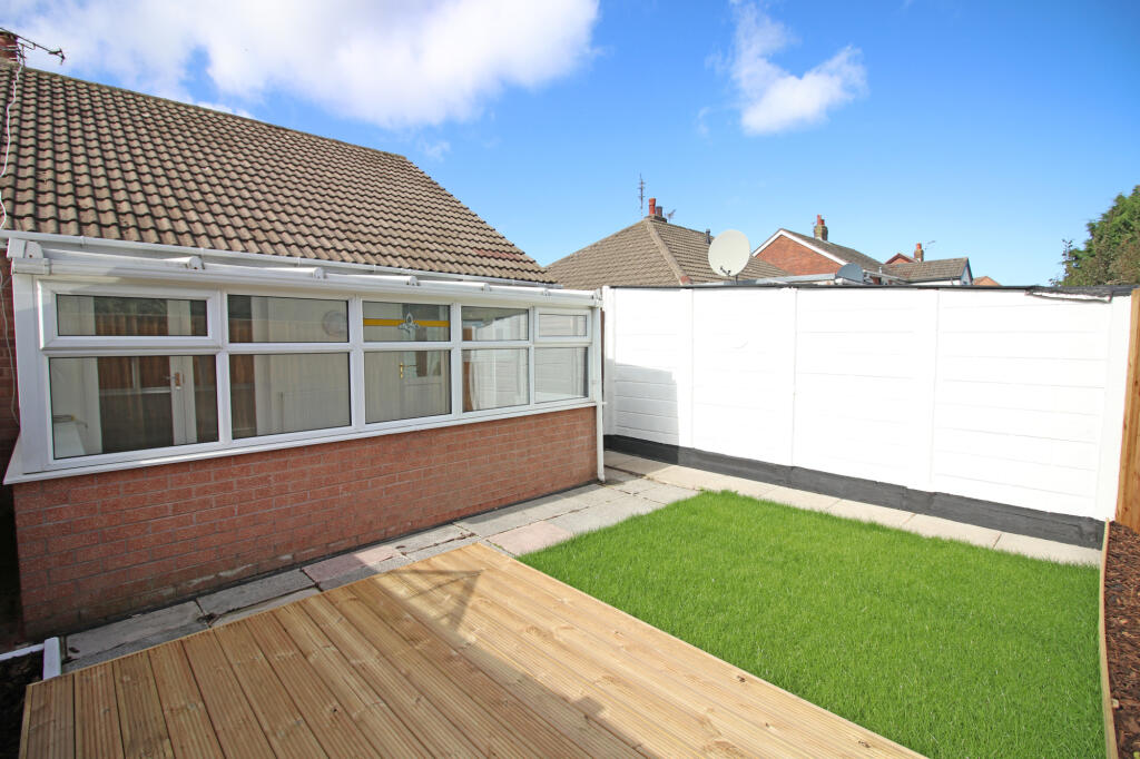 35 Blenheim Drive external property image 3