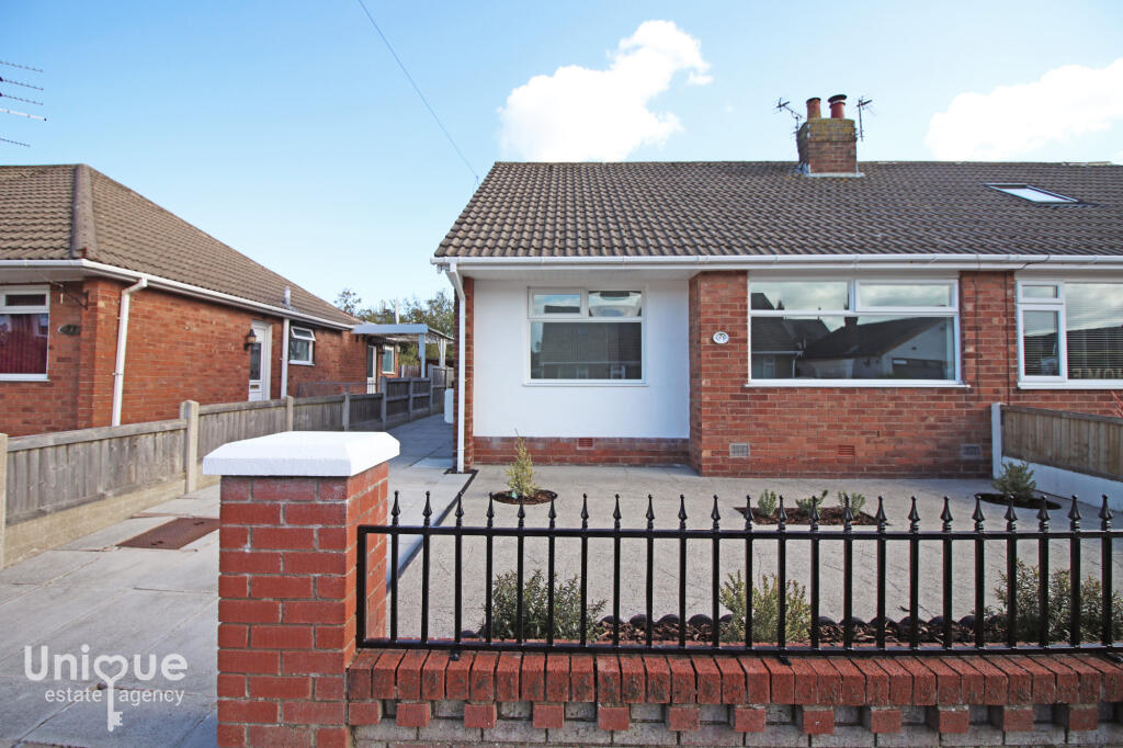 35 Blenheim Drive external property image 4