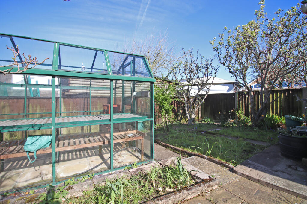39 Wentworth Drive external property image 3