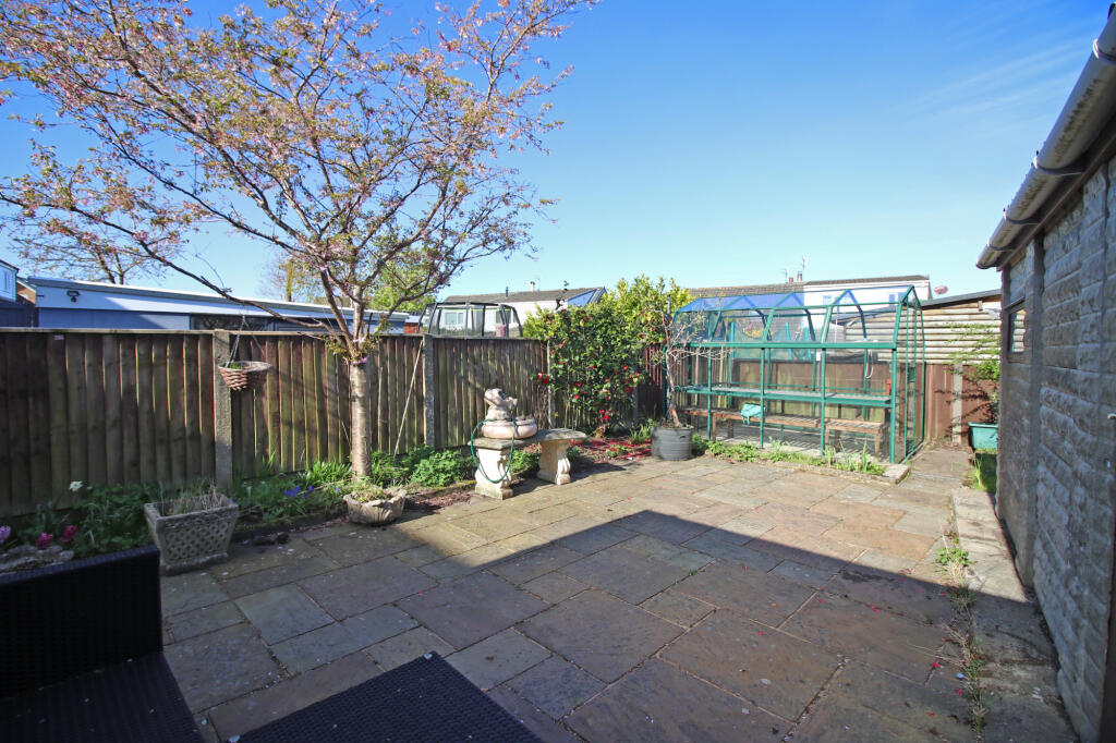39 Wentworth Drive external property image 4