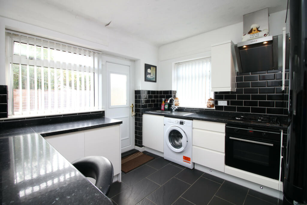 4 Clifton Road internal property image 2