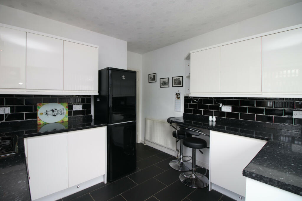 4 Clifton Road internal property image 5
