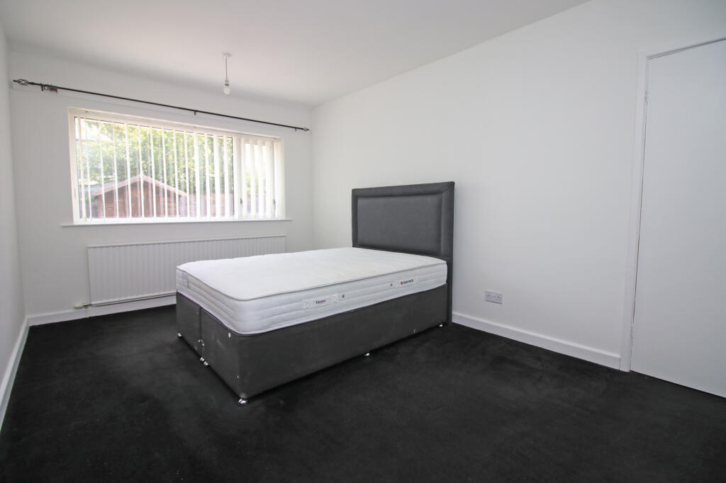 4 Clifton Road internal property image 6