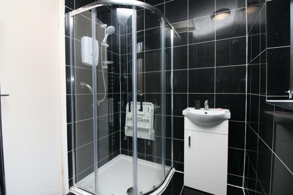 4 Clifton Road internal property image 9