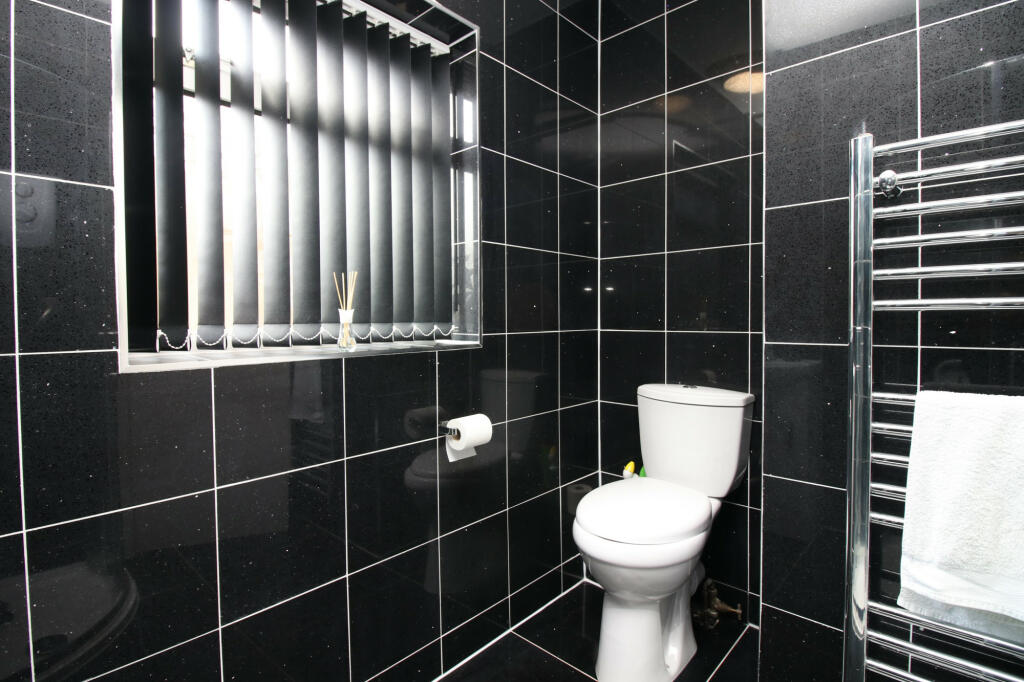 4 Clifton Road internal property image 10