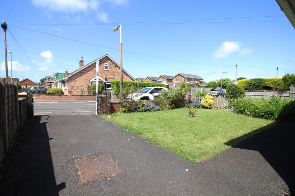 4 Clifton Road external property image 6