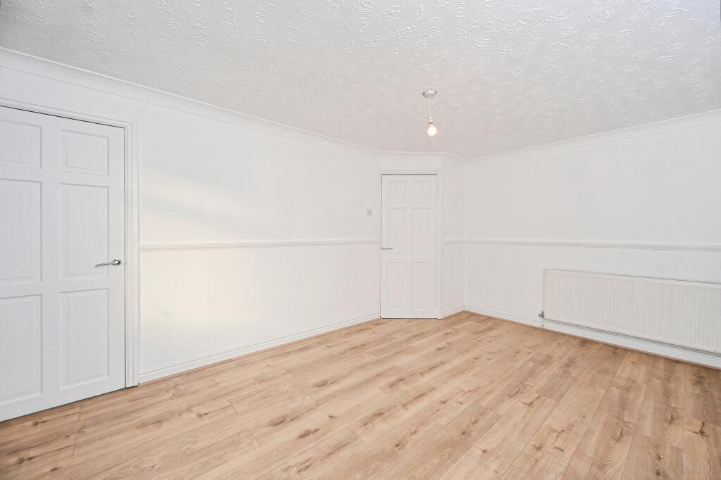 42 Heathfield Avenue internal property image 3
