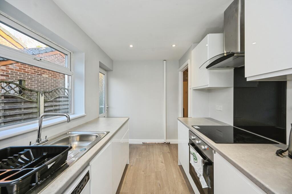 42 Heathfield Avenue internal property image 4