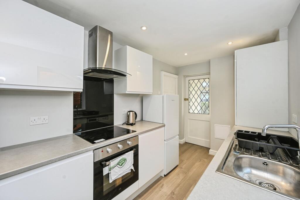 42 Heathfield Avenue internal property image 6
