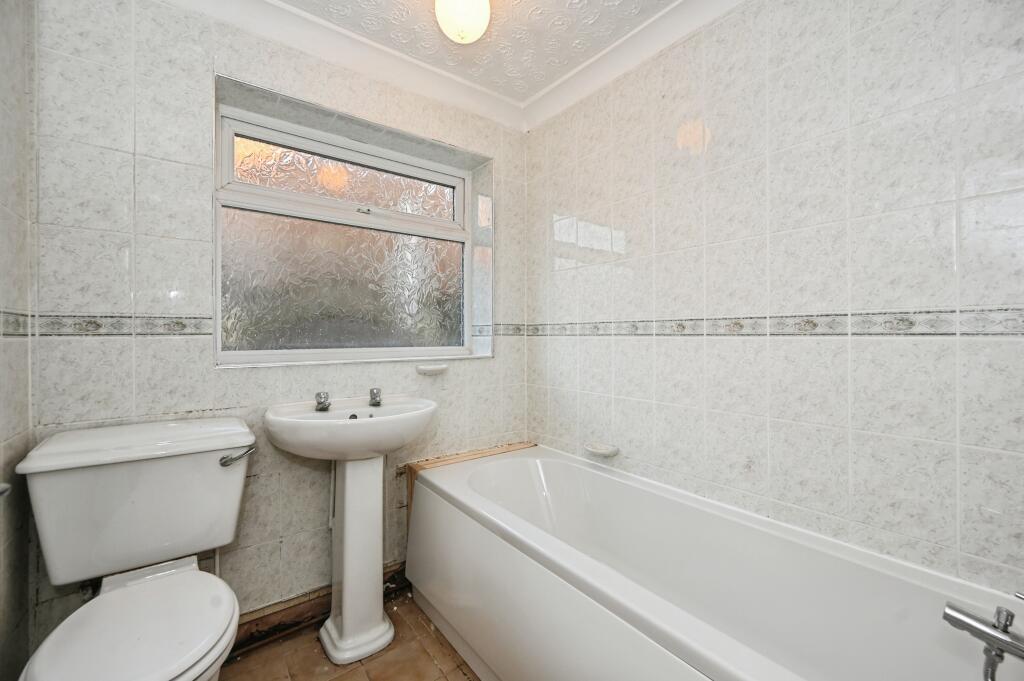 42 Heathfield Avenue internal property image 10