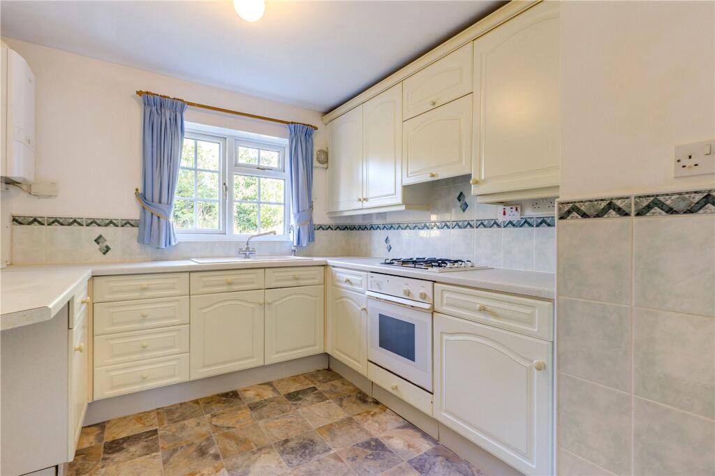 48 Harley Close internal property image 2