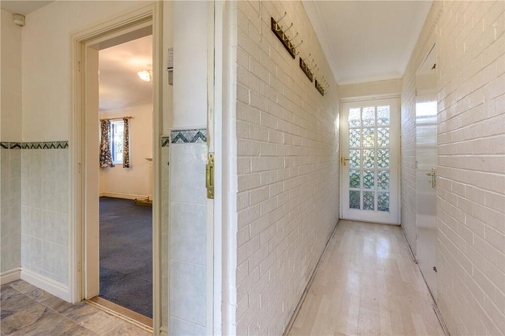 48 Harley Close internal property image 6