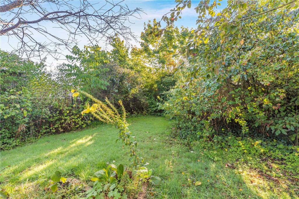 48 Harley Close external property image 7
