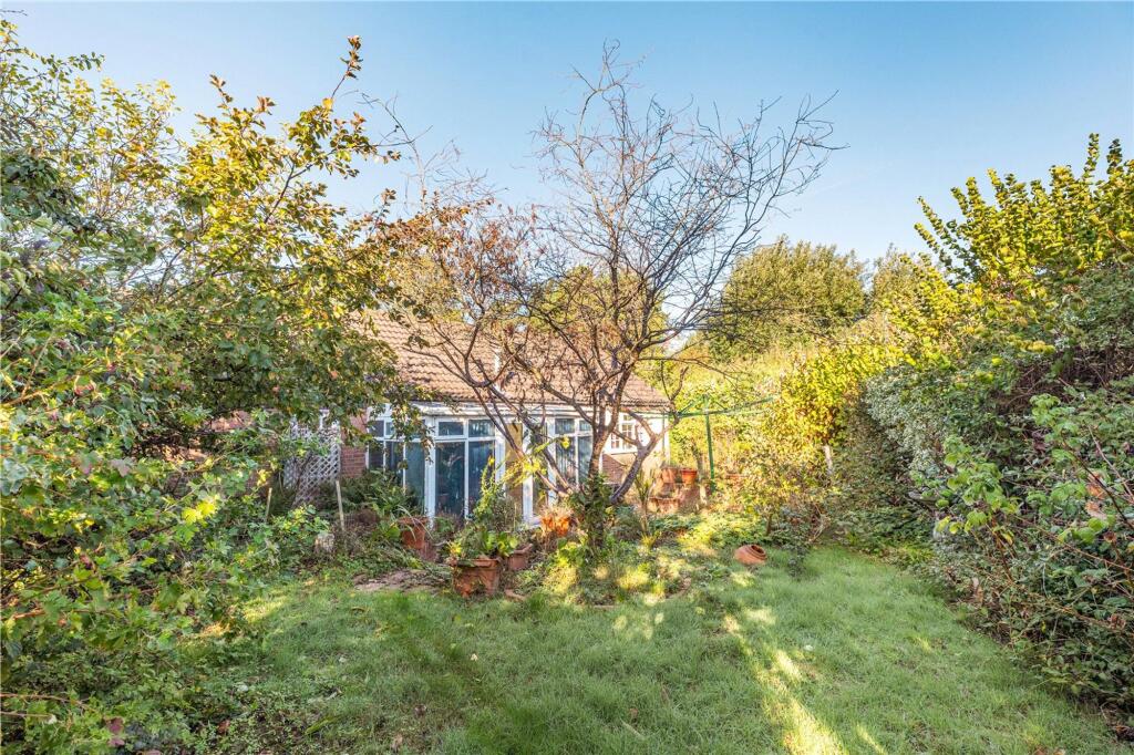 48 Harley Close external property image 8