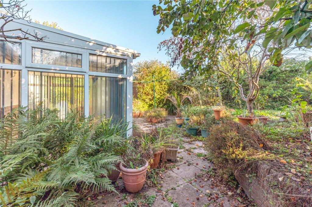 48 Harley Close external property image 10