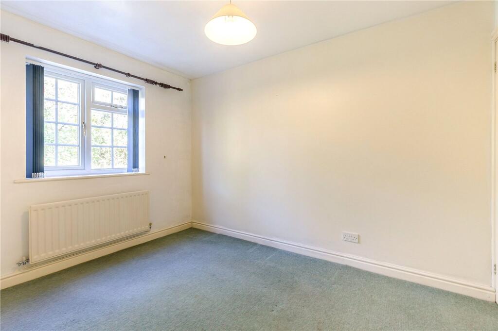 48 Harley Close internal property image 8