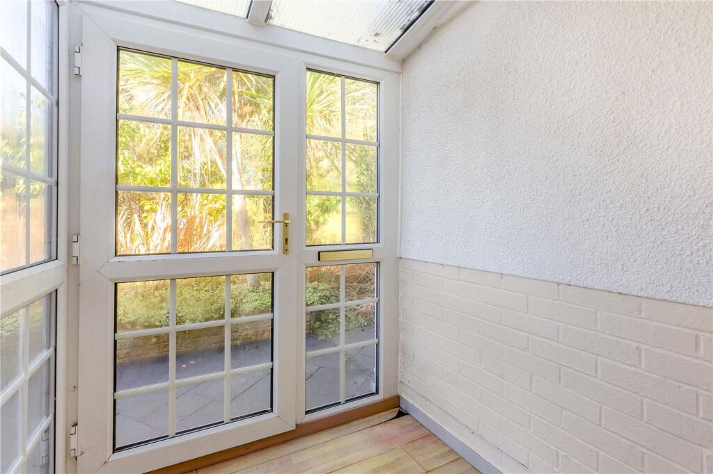 48 Harley Close internal property image 10