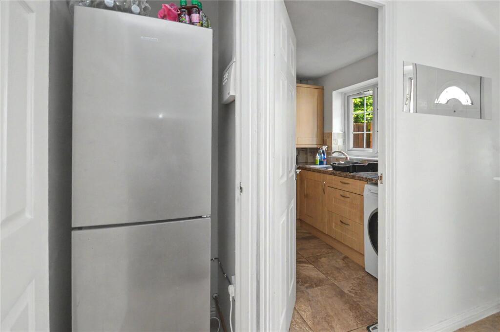 7 Thorpe Gardens internal property image 4