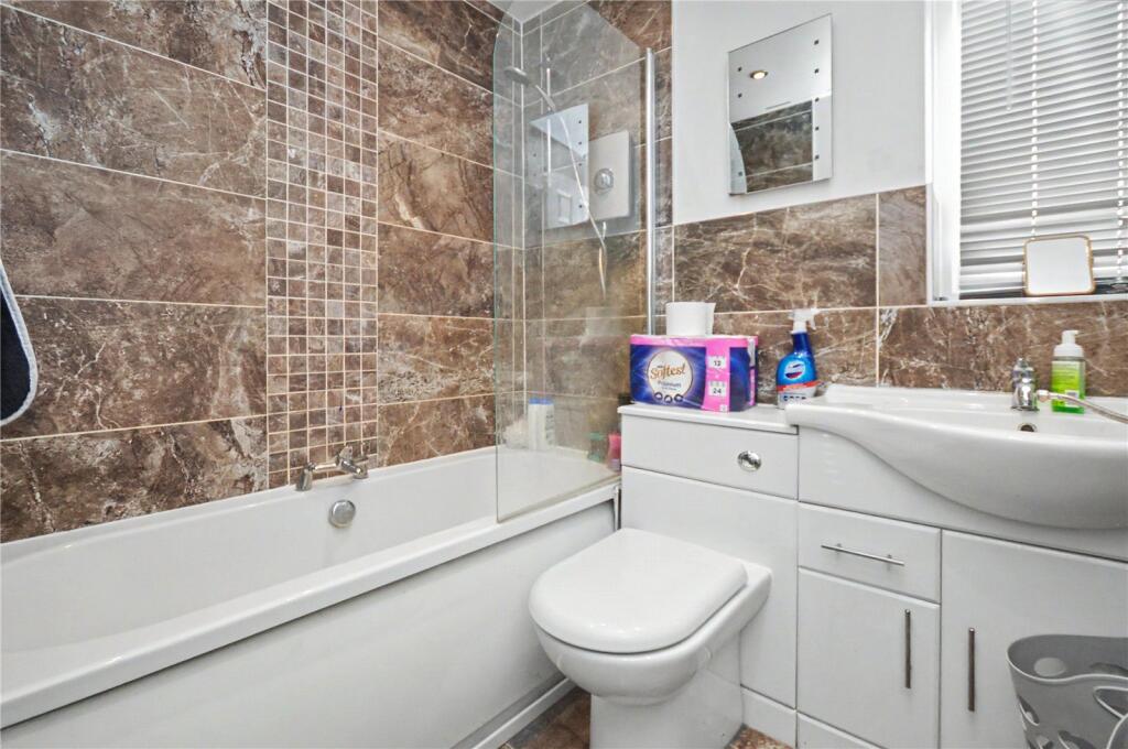 7 Thorpe Gardens internal property image 6