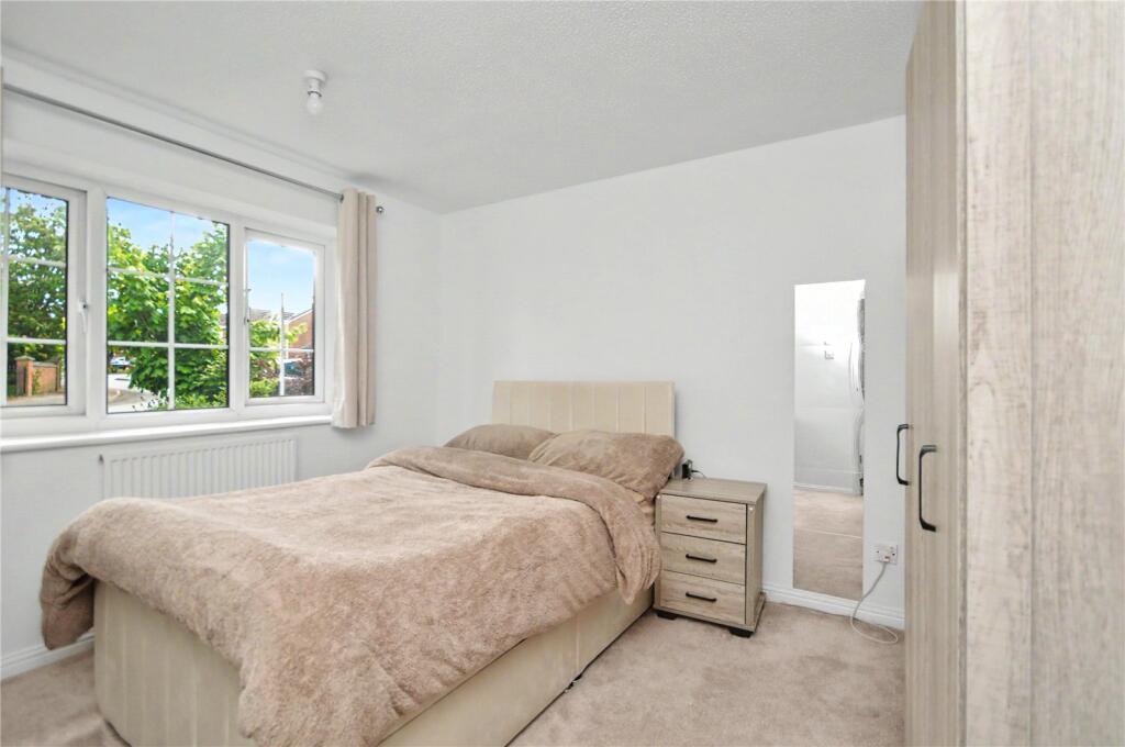 7 Thorpe Gardens internal property image 7